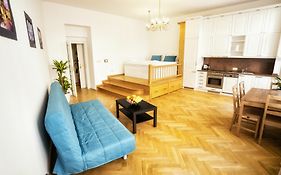 Apartment By The Old Town Square